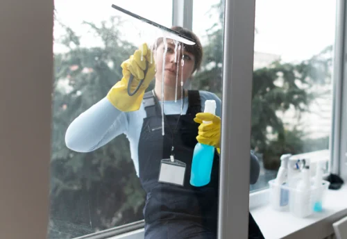 Nettoyage de vitres intérieures et extérieures à Sainte-Fauste